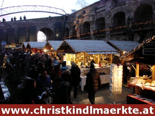 Aufsteirern-Weihnachtsmarkt am Schlossberg in Graz, Innenhof am Schloßberg